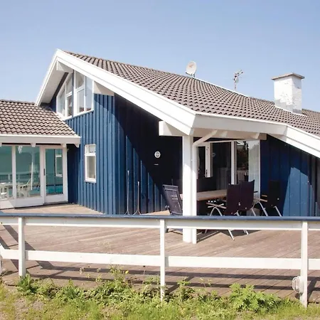 Four-bedroom Holiday In Løkken