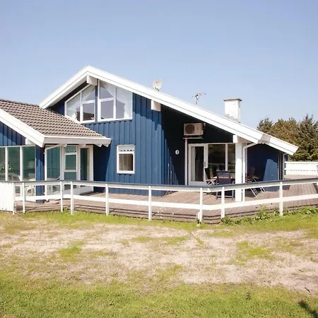 Four-bedroom Holiday In Løkken